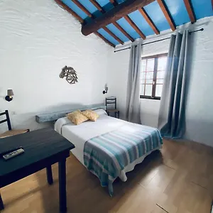 https://hotel-mas-de-layalle.fr-provencehotel.com